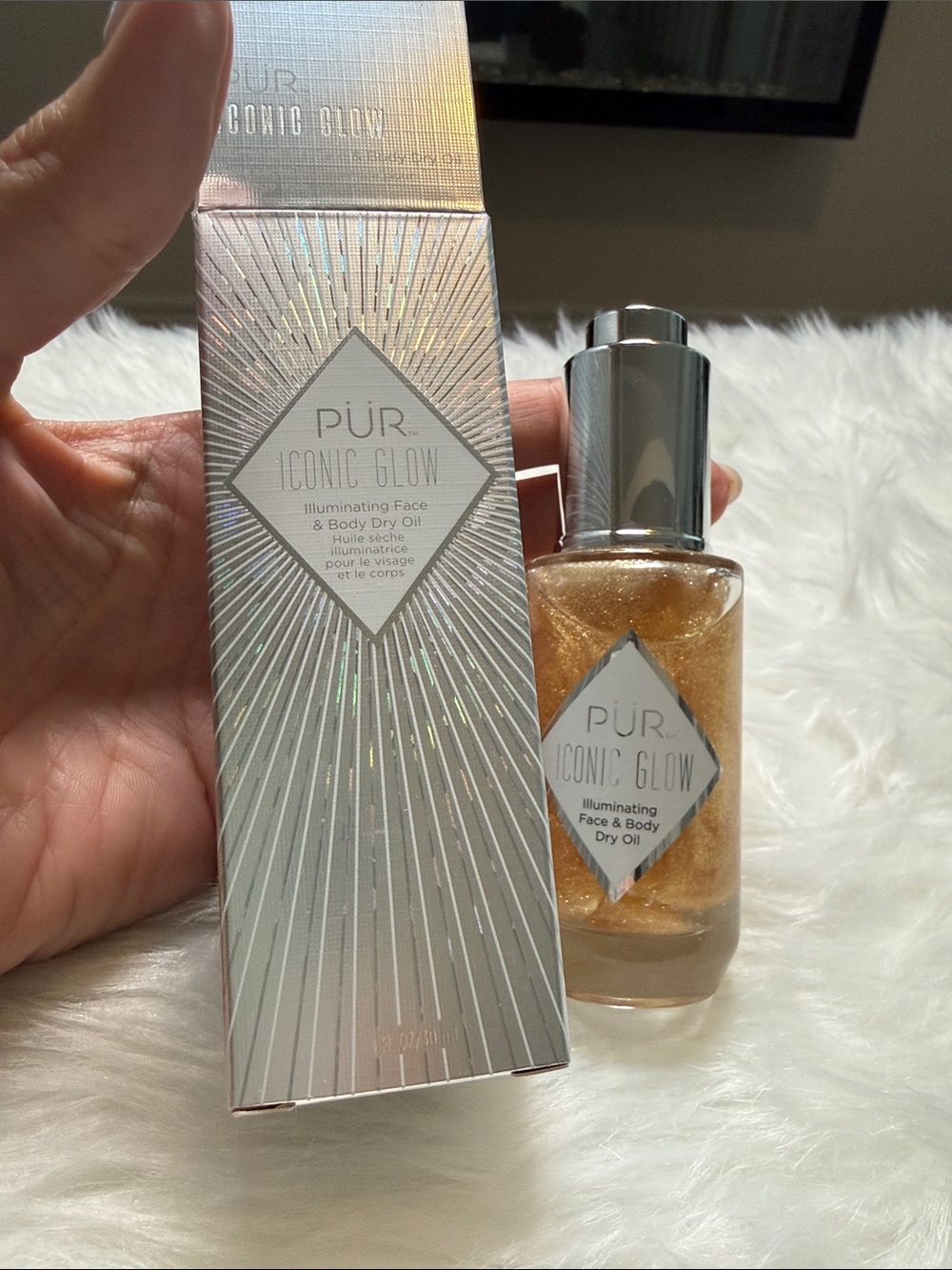 PÜR Iconic Glow Illuminating Face & Body Dry Oil - Shimmering Gold